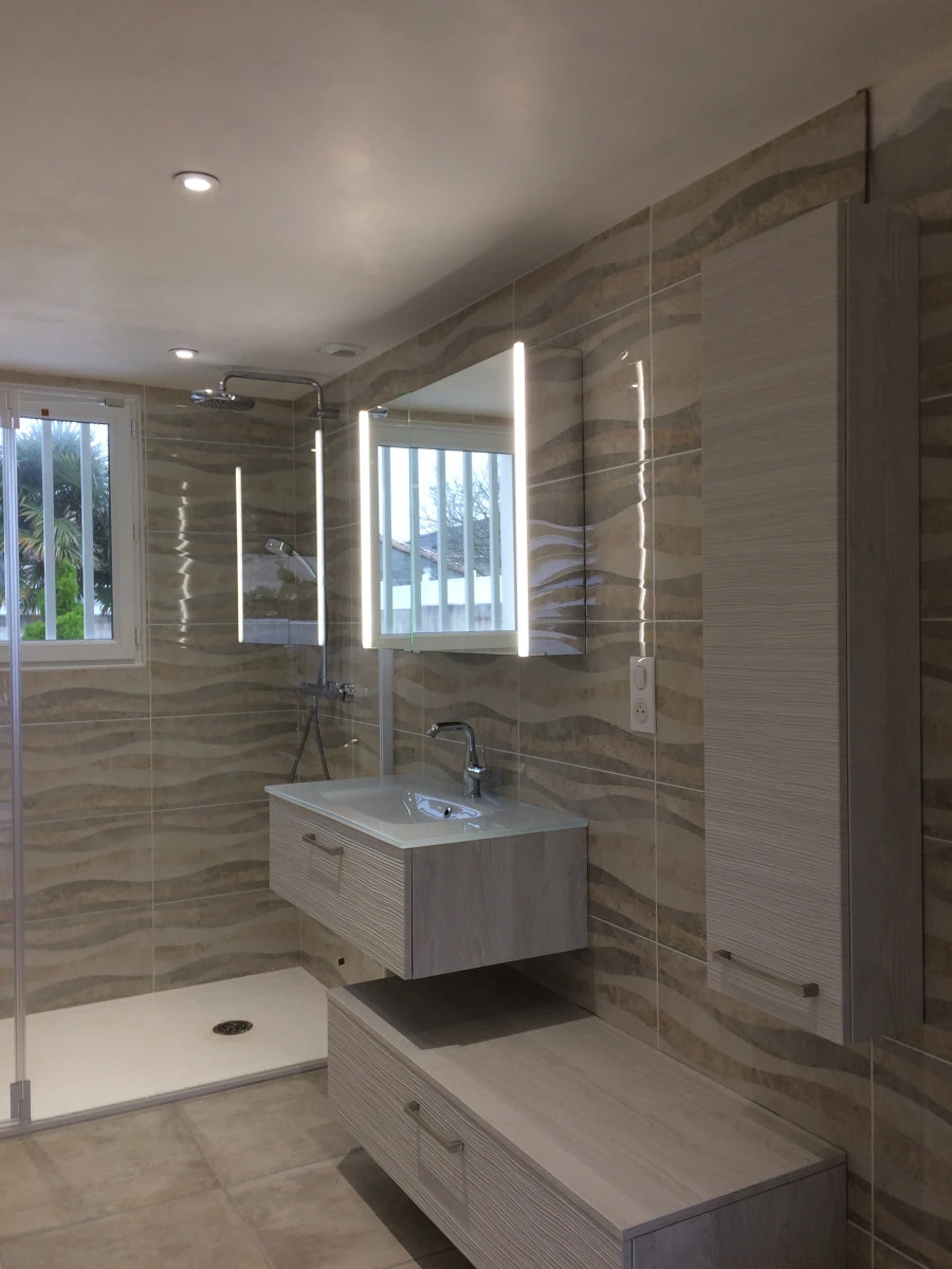 SARL BELLINEAU Gérard - Rénovation de salle de bain à Saint-Georges-de-Didonne
